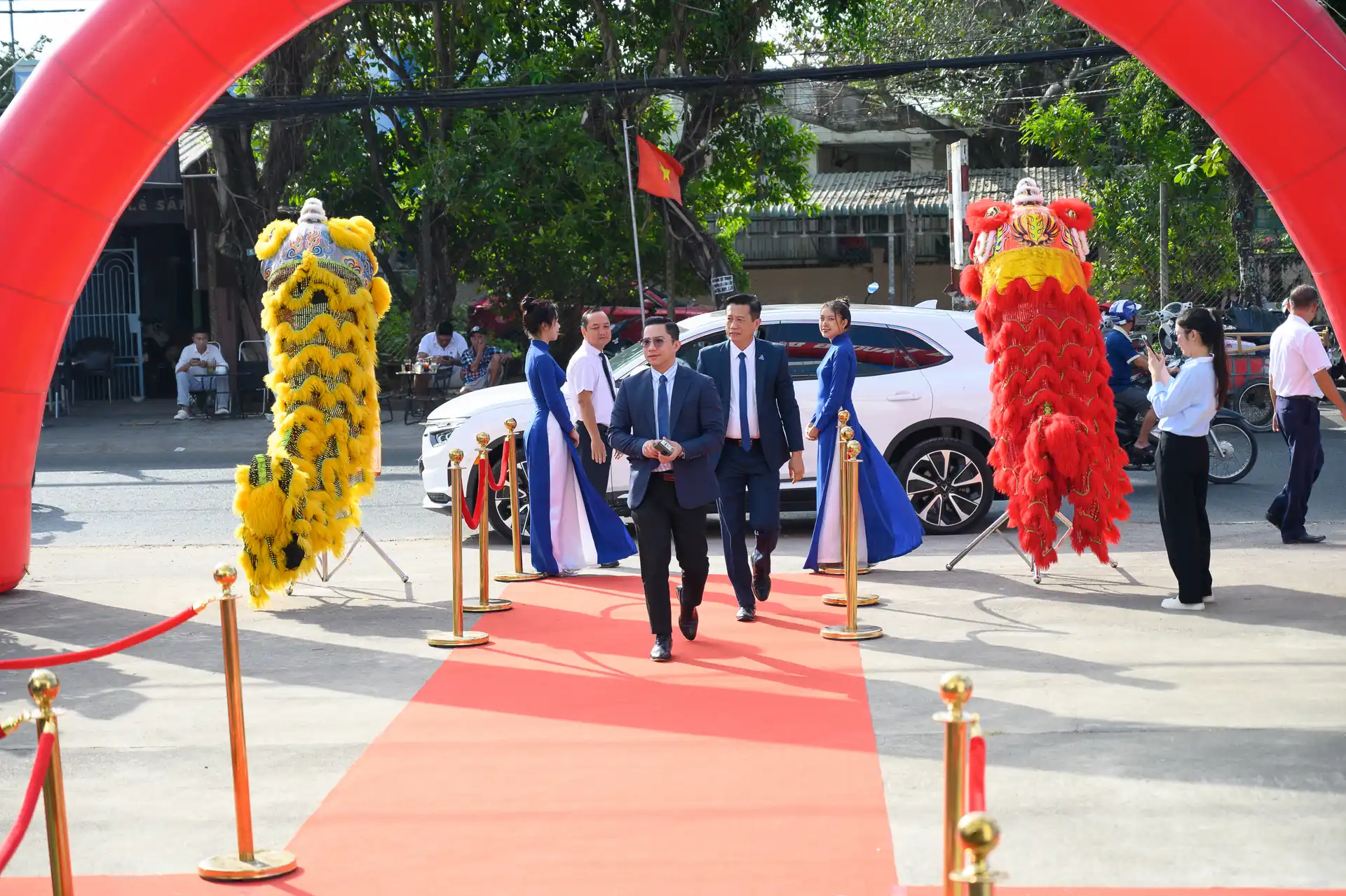Khai trương Showroom